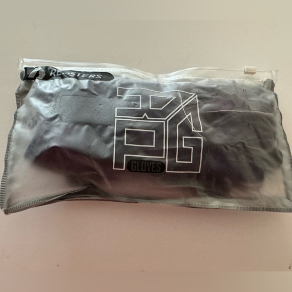 Repsters RPG1 Football Gloves - Adult Size Medium in Eggplant - Picture 10 of 13